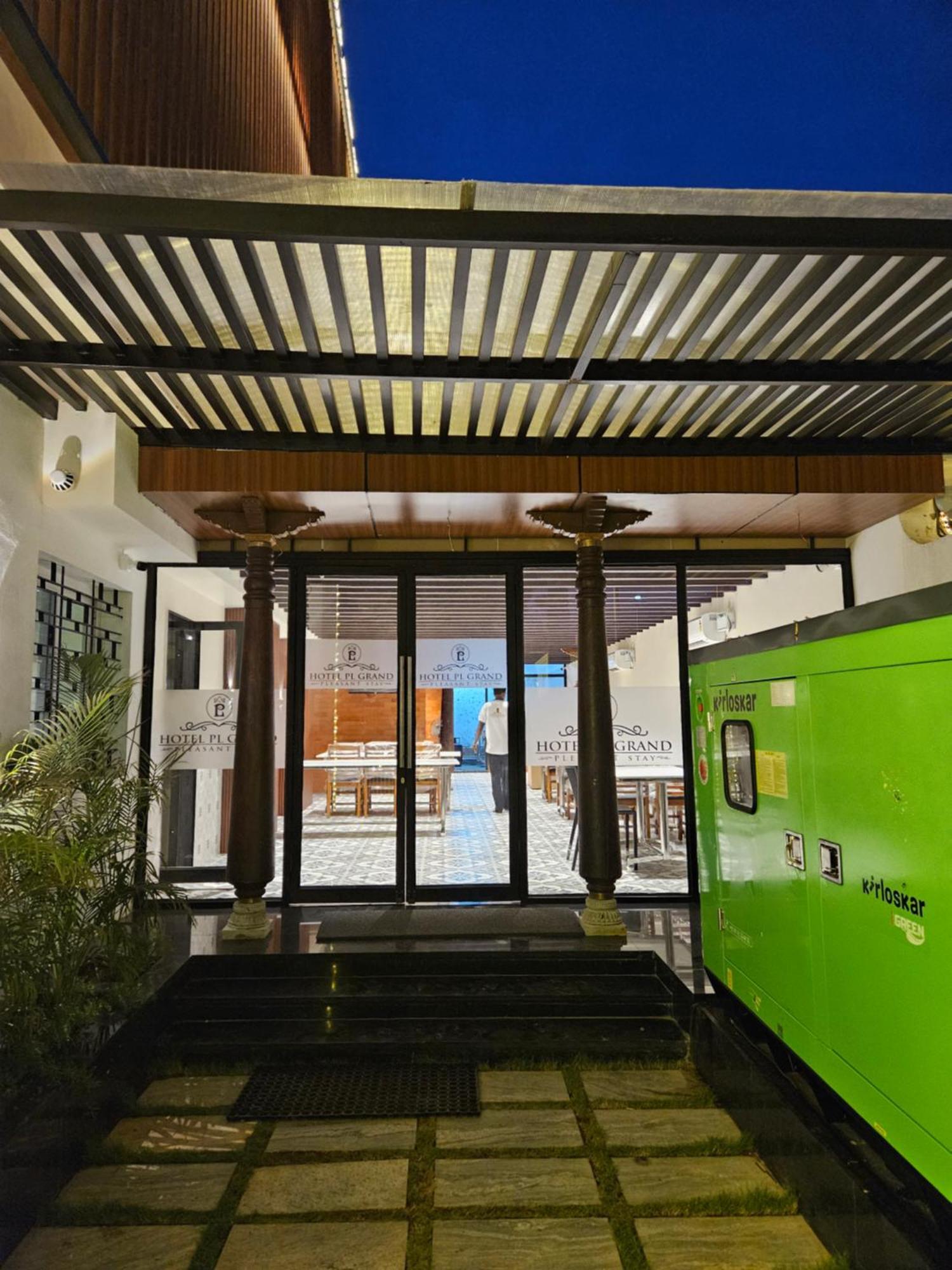 Hotel Pl Grand Karaikkudi Exteriér fotografie