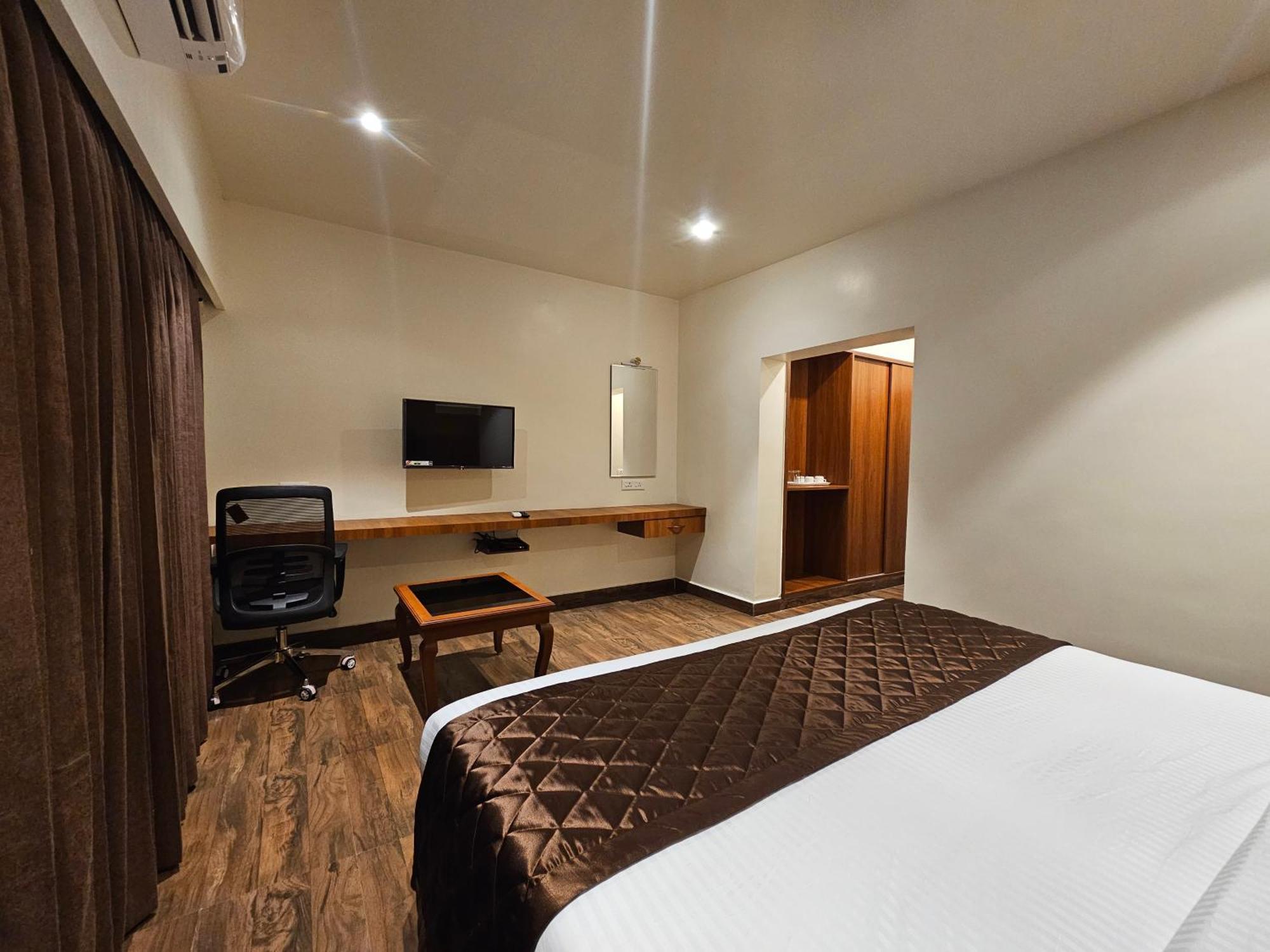 Hotel Pl Grand Karaikkudi Exteriér fotografie