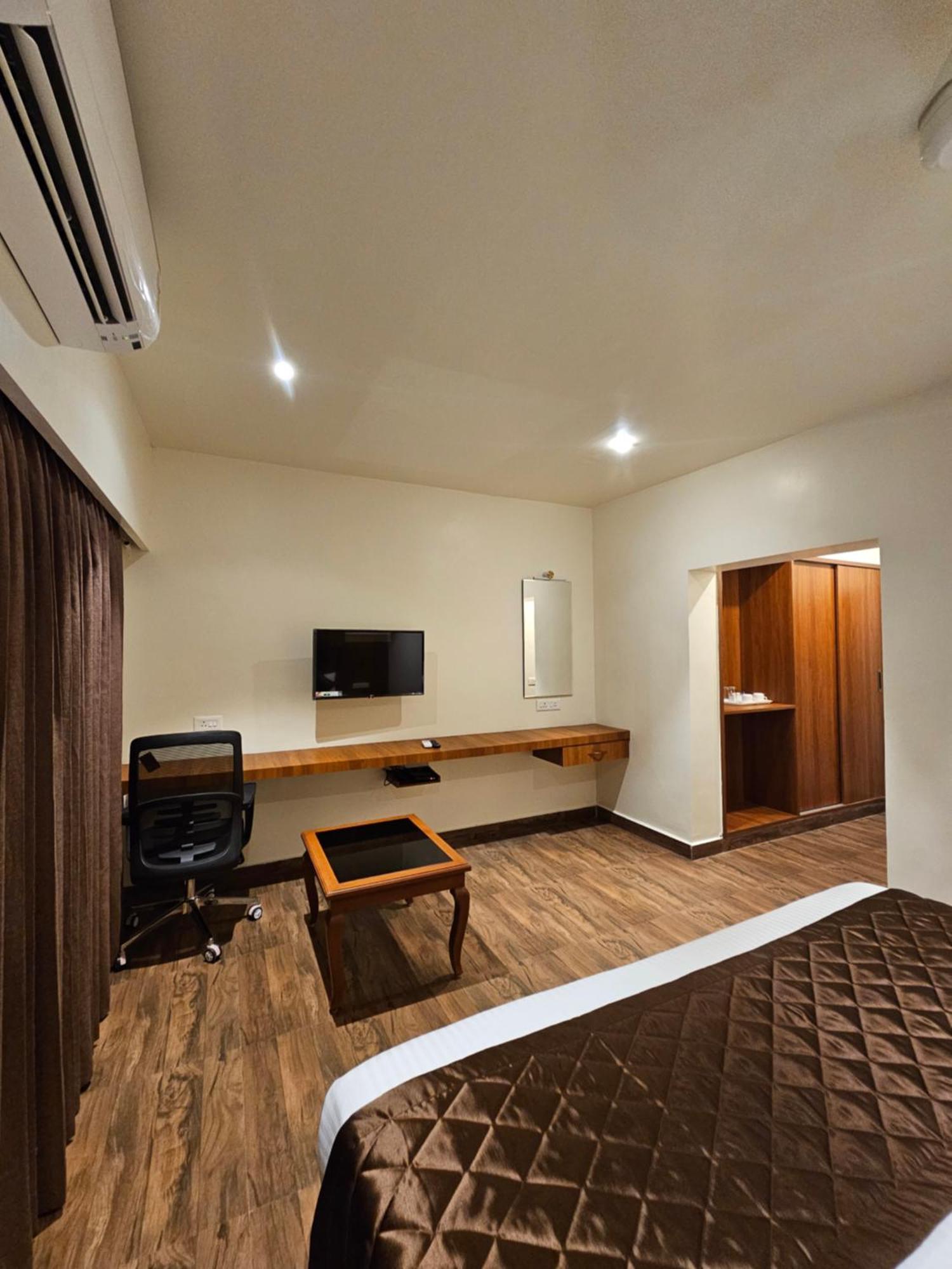 Hotel Pl Grand Karaikkudi Exteriér fotografie