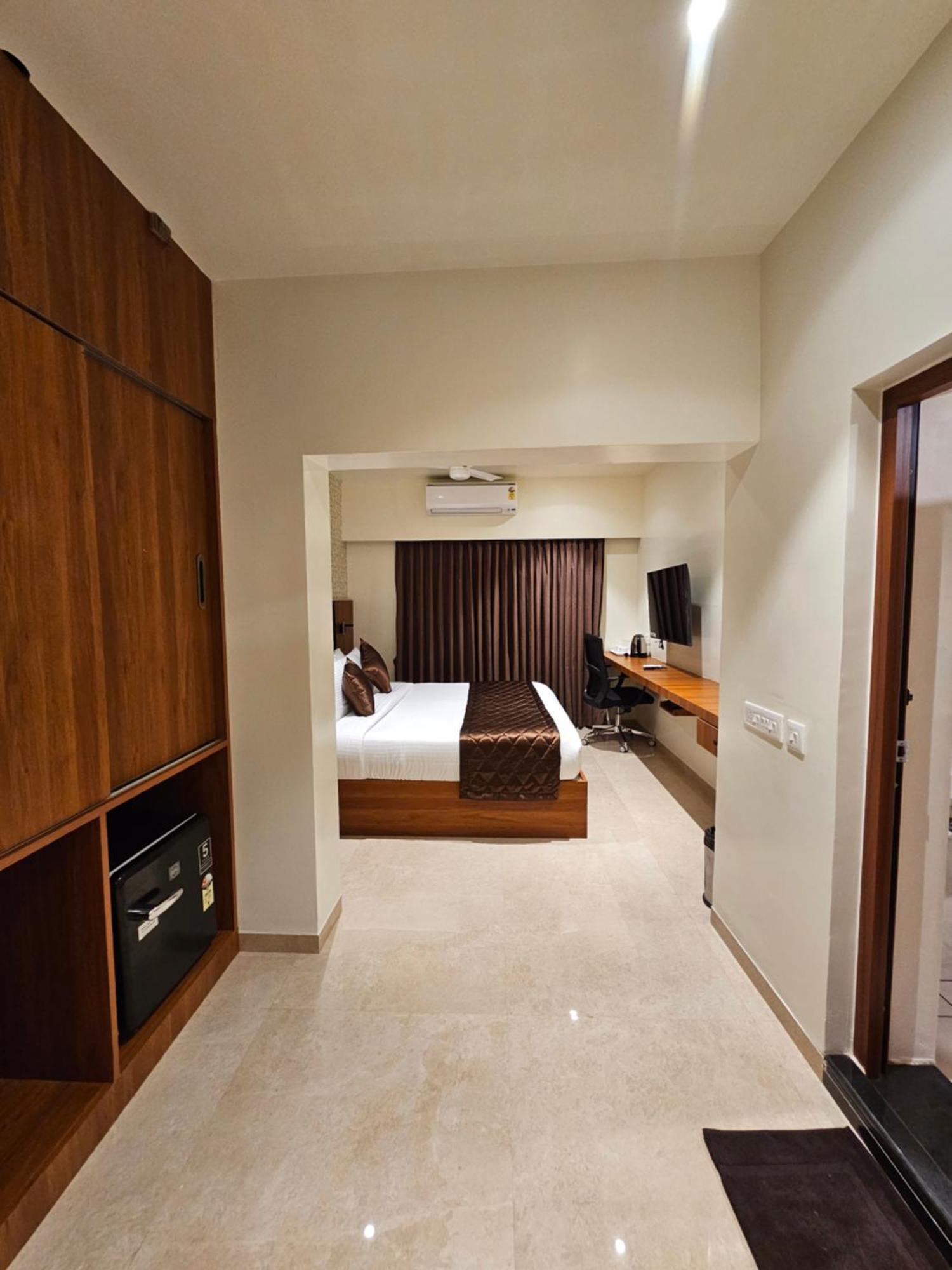 Hotel Pl Grand Karaikkudi Exteriér fotografie