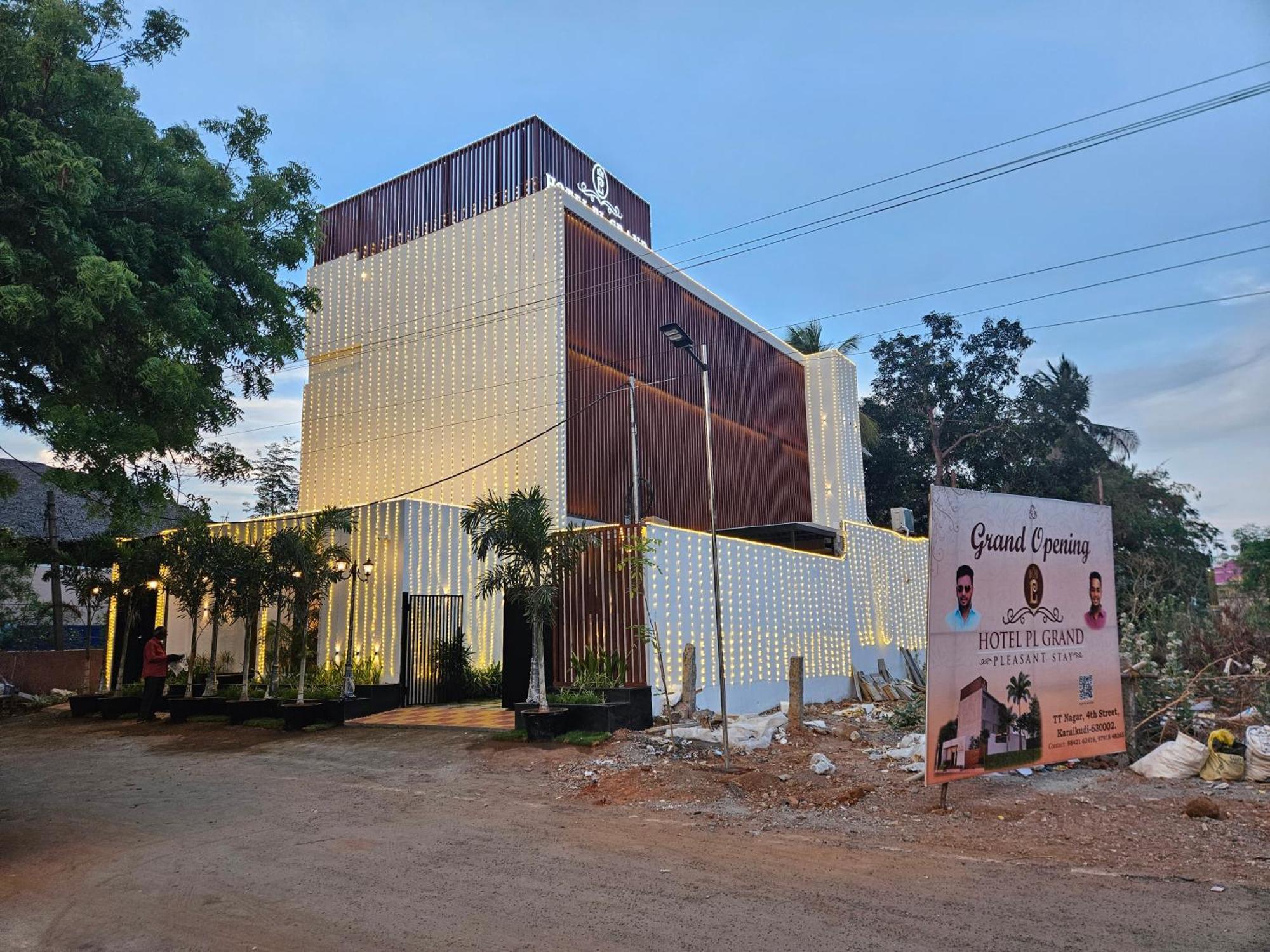 Hotel Pl Grand Karaikkudi Exteriér fotografie